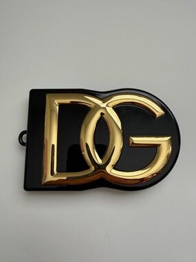 Dolce & Gabbana Eyeshadow Pallet - EYE DARE YOU! (Chain missing)